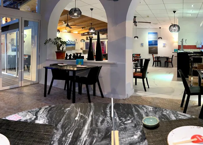 Atrium Hotel